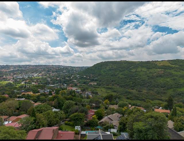 4 BEDROOM HOUSE FOR SALE IN MONDEOR